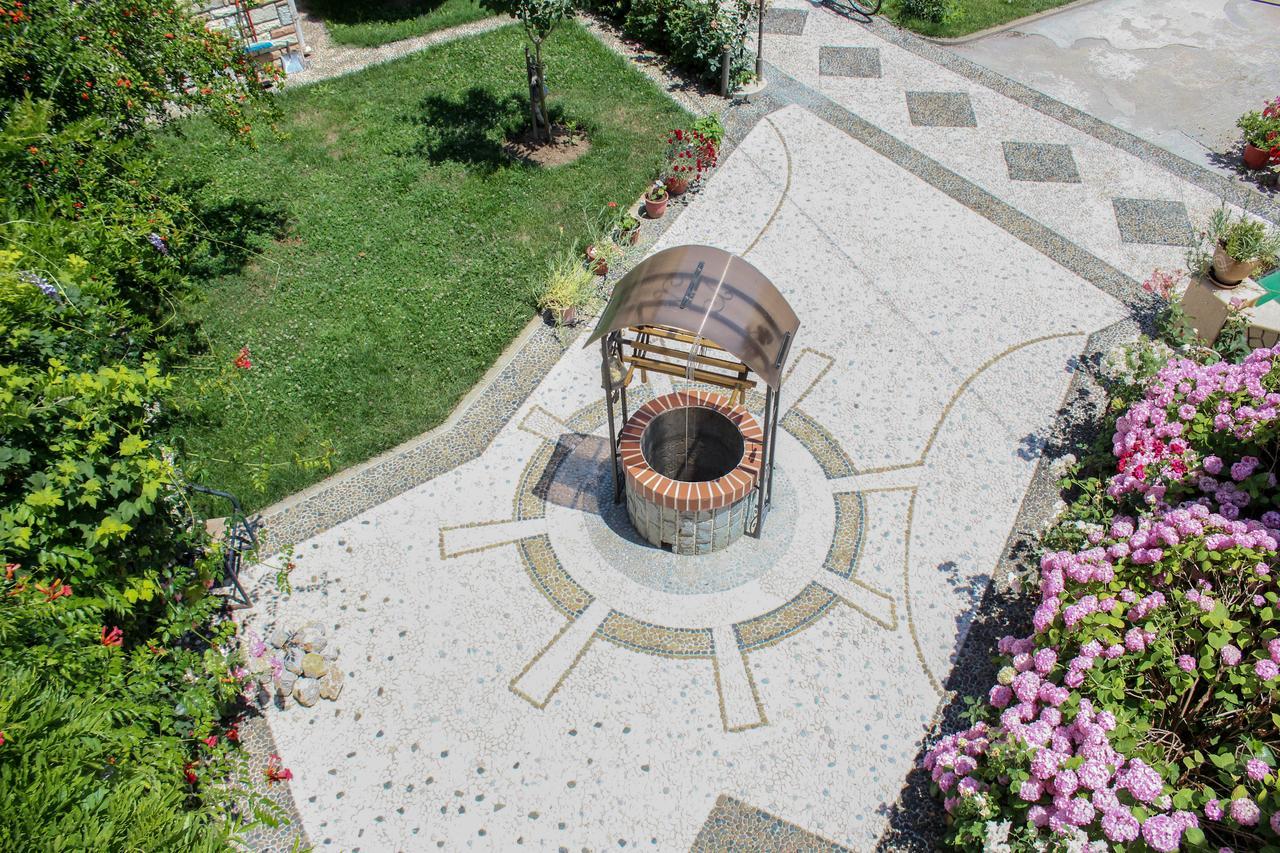 Vila Topciu Pogradec Exterior foto